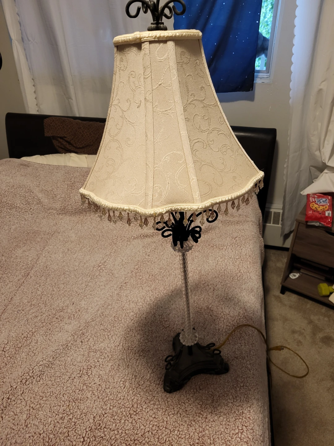Vintage-Style Table Lamp with Beaded Shade