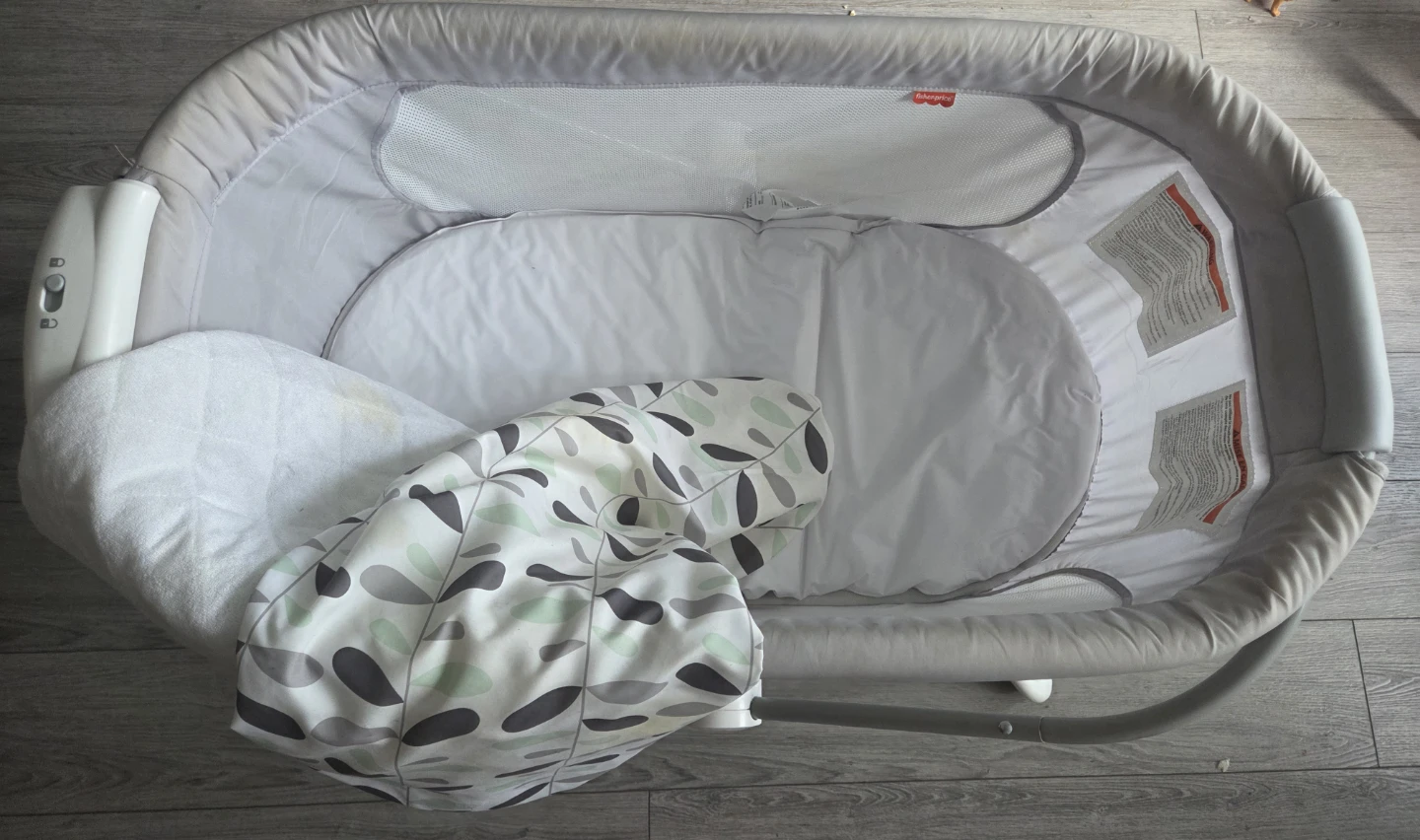 Fisher-Price Baby Bassinet - photo 2