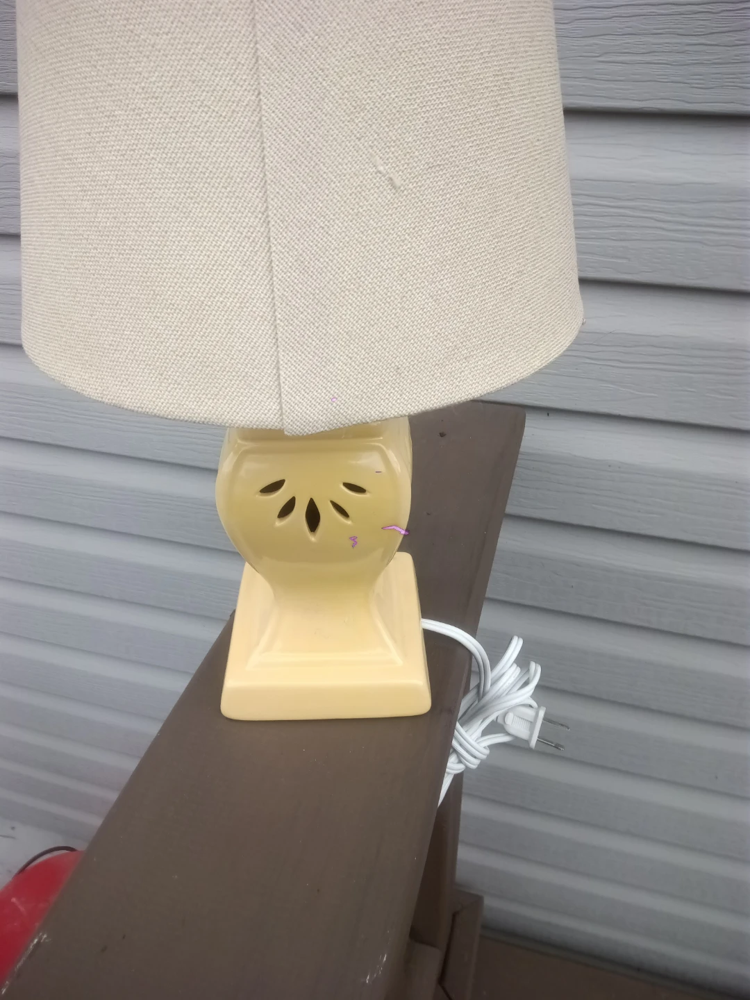 🏈Yellow ceramic table lamp