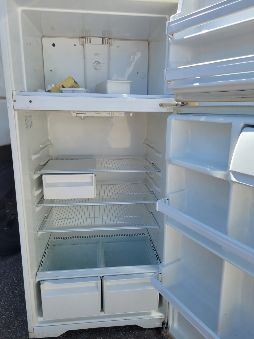 White Top Freezer Refrigerator - photo 5