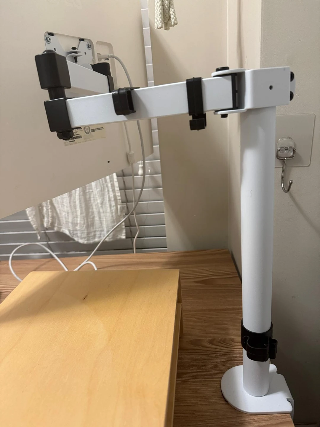 LG 27" 4K Monitor, Monitor Arm & Reinforcement Plate⁠ - photo 4