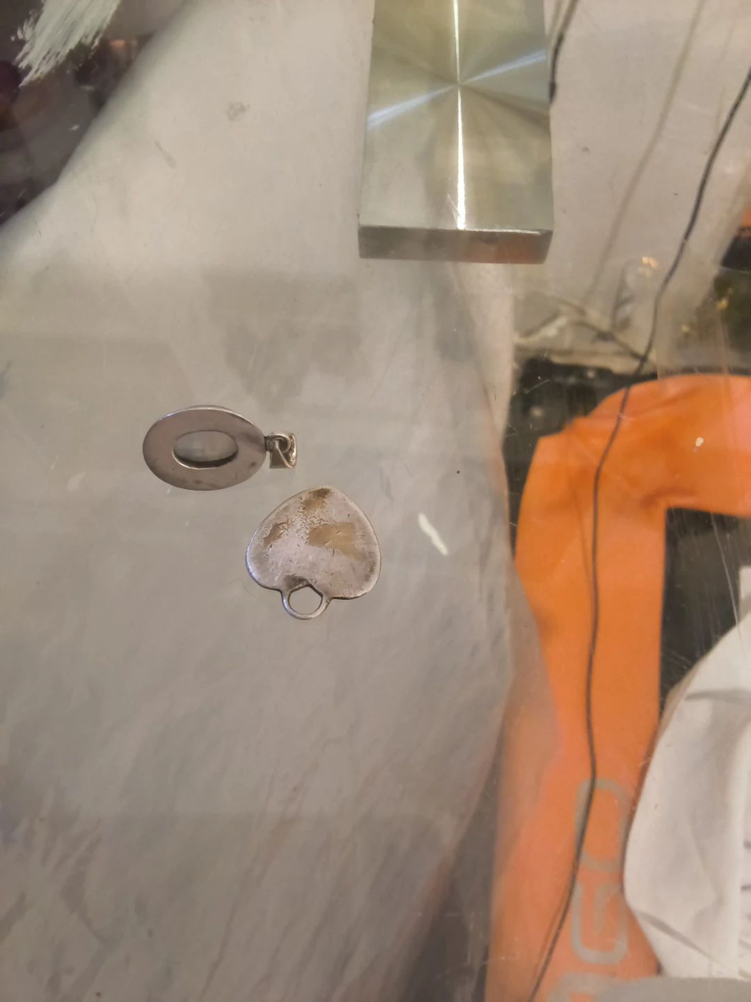 Set of two silver-tone pendants - photo 2