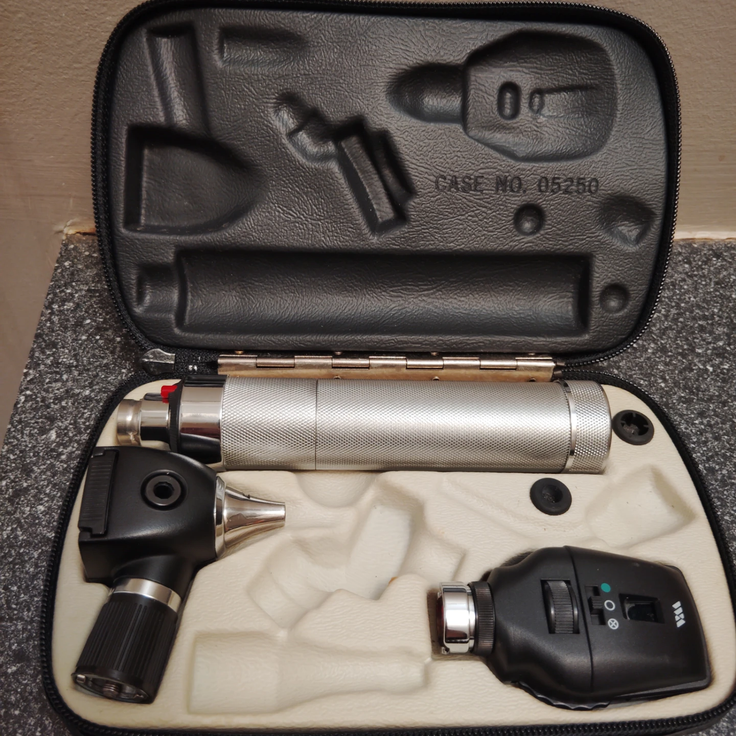 Welch Allyn 3.5V Diagnostic Medical Set (Untested) 🏈