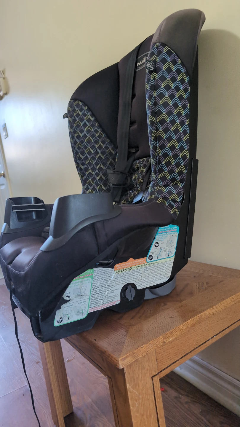Evenflo Convertible Car Seat (negotiable) - photo 3