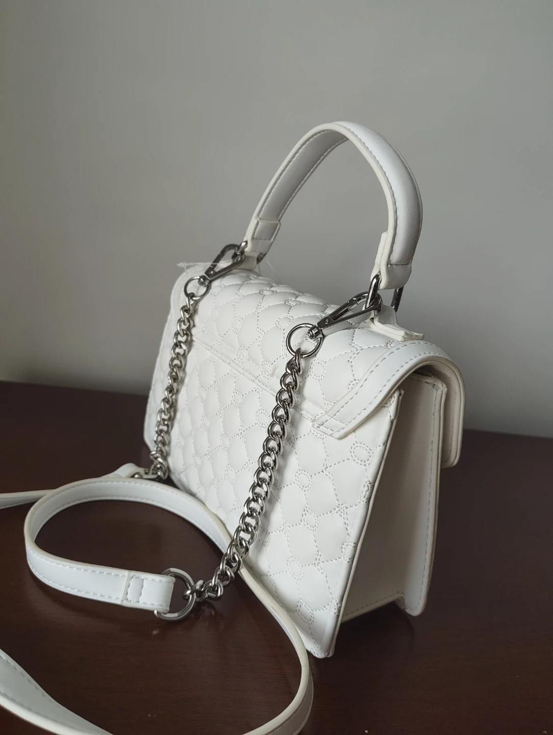 Brand New tags still attached Aldo White Quilted Handbag - photo 3