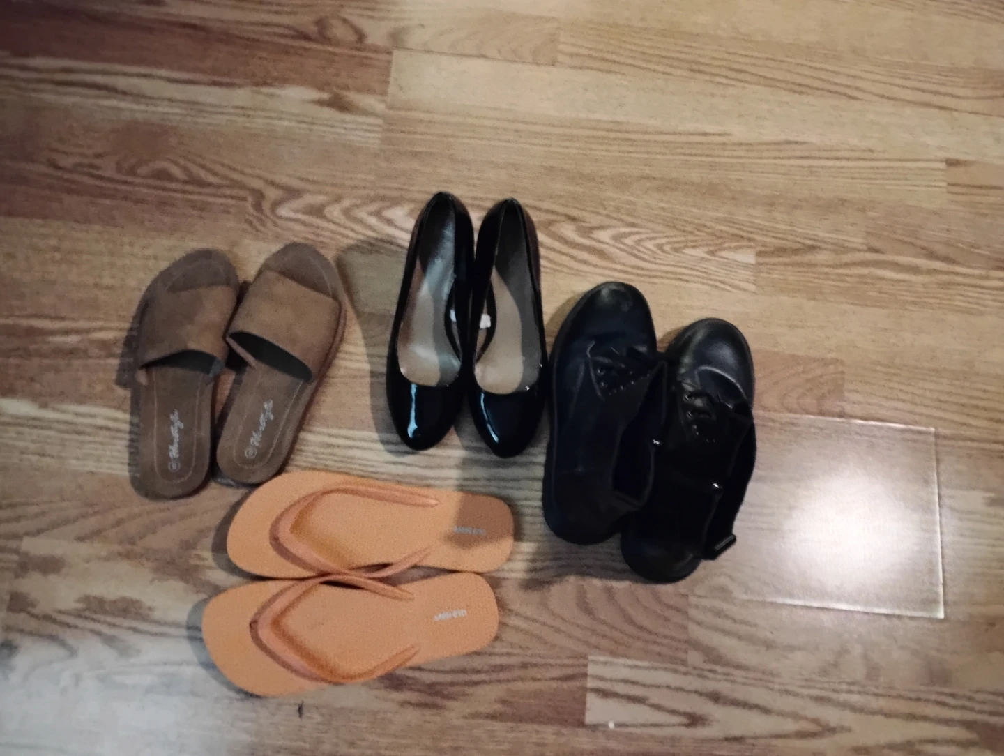 Lot of 4 Pairs of Women's Shoes - photo 2