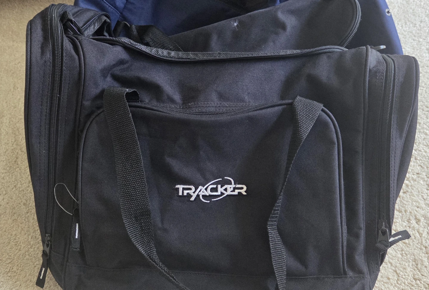 3  Duffel bags. Different sizes - photo 3