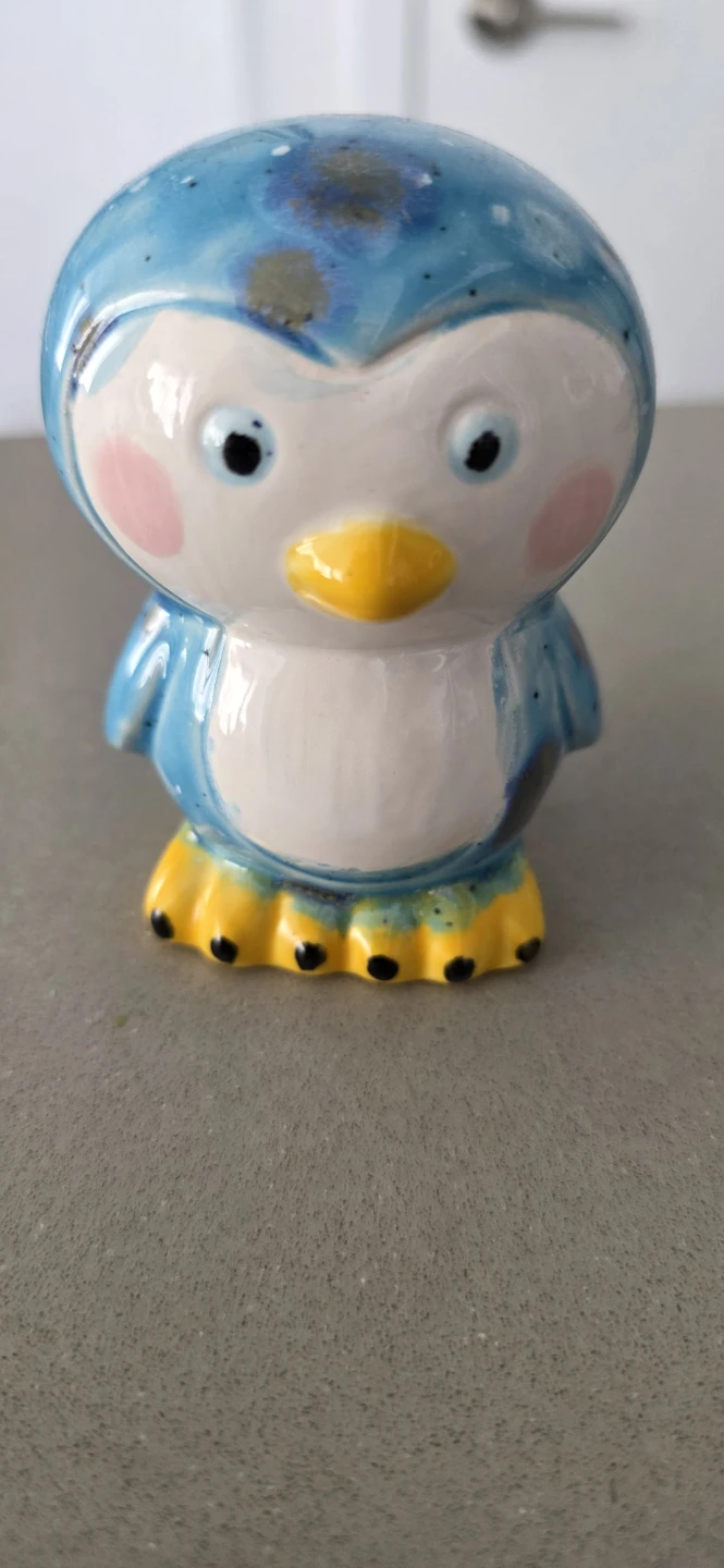 Coloured ceramic Penguin Figurine 🏈