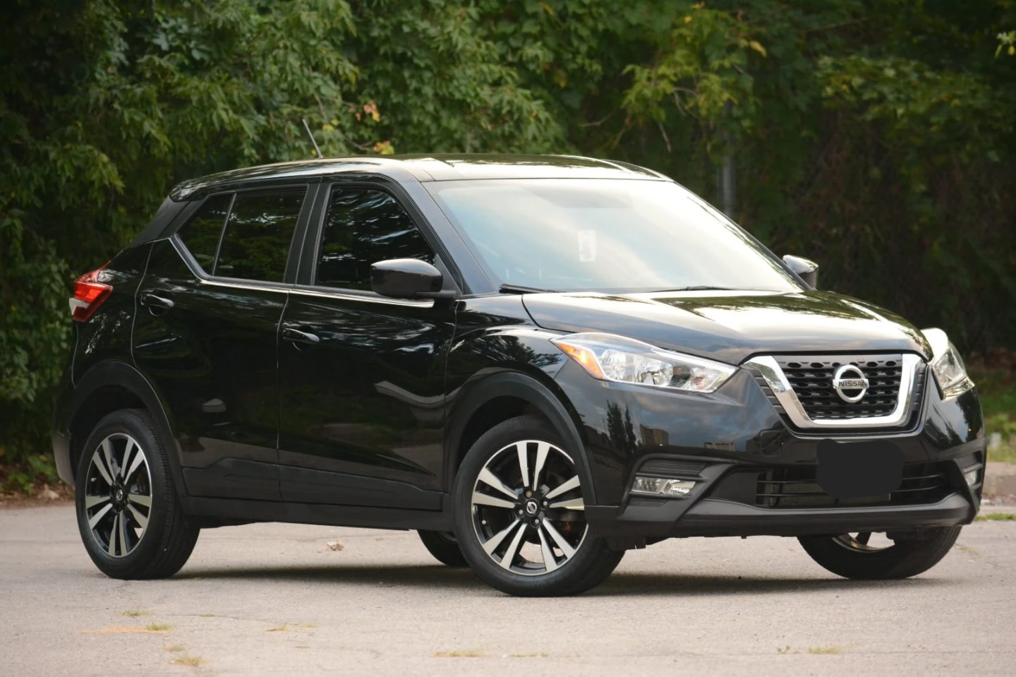 2019 Nissan Kicks SV with Low mileage - photo 2