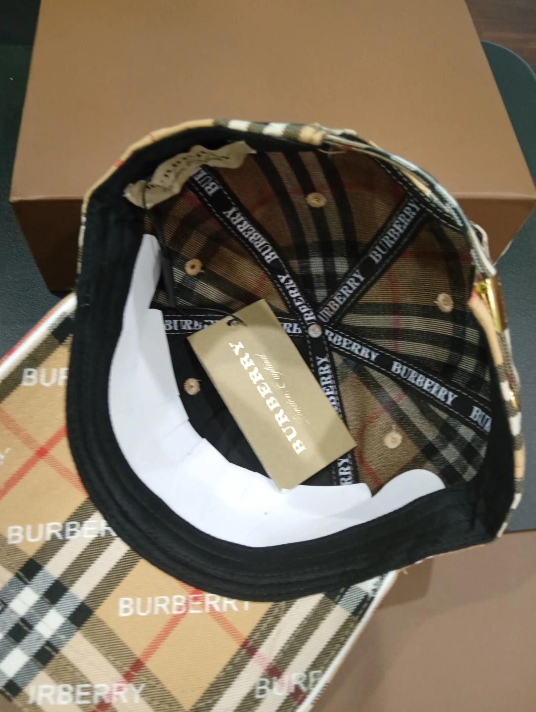 Burberry cap unisex - photo 2
