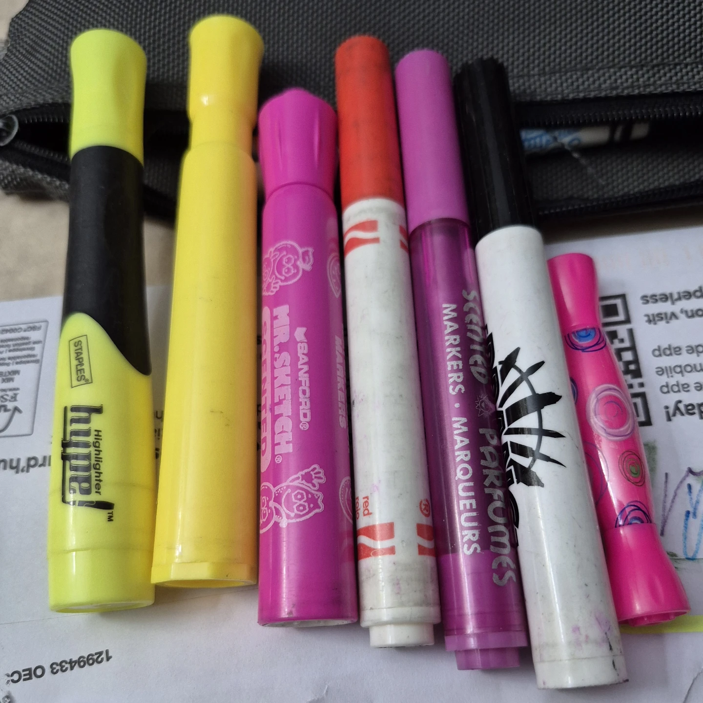 mixed new and old Assorted Crayola pencil - photo 3