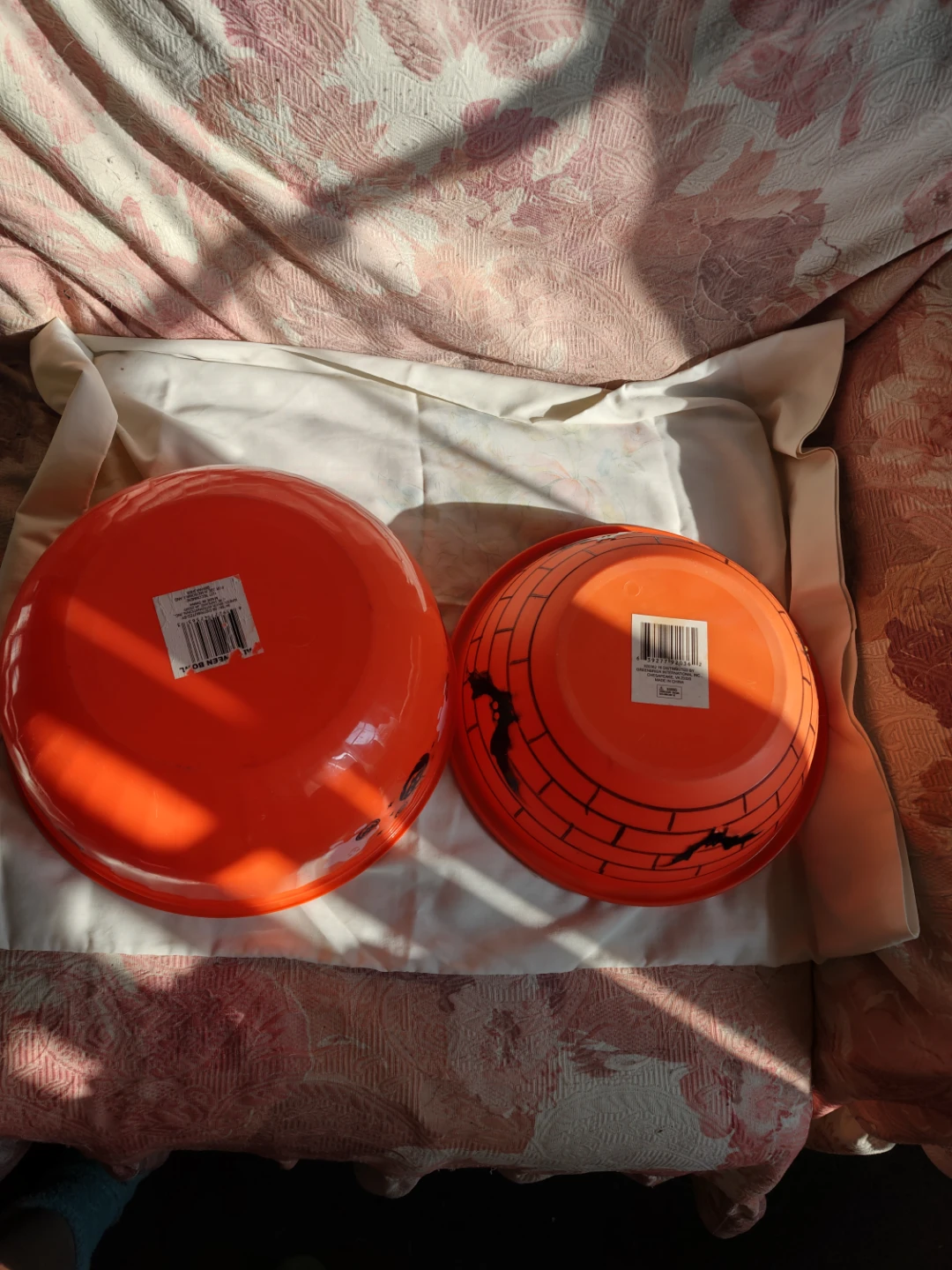 2 Halloween candy bowls - photo 4