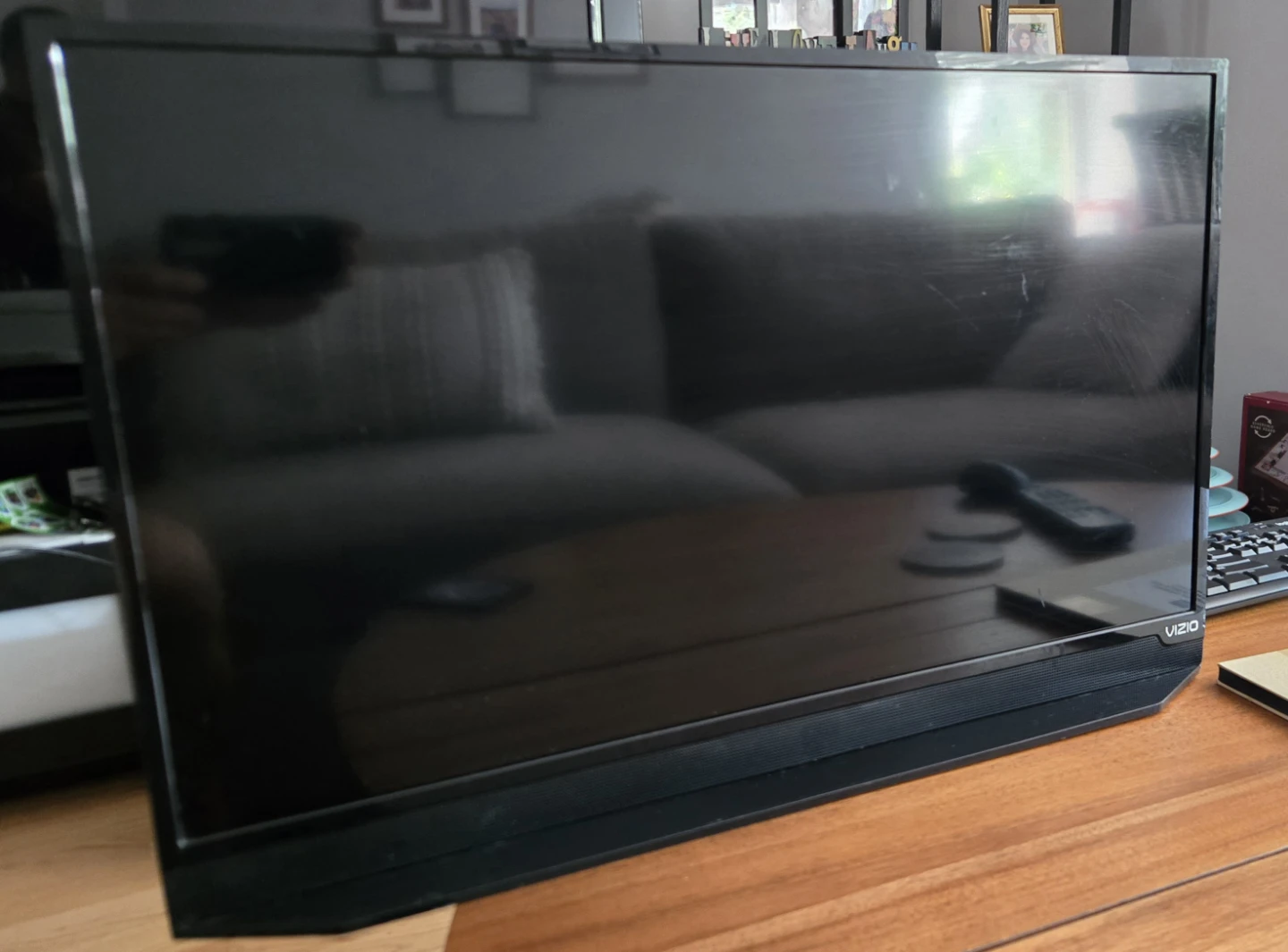 Vizio E280i-A1 28-inch LED Smart TV - photo 4