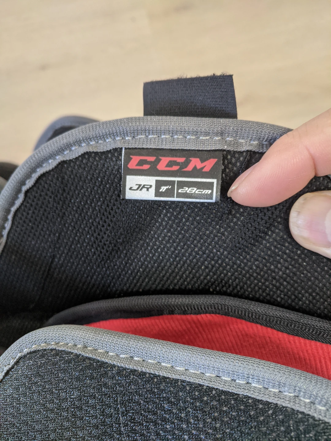 CCM QLT 230 Shin Guards Junior - photo 4
