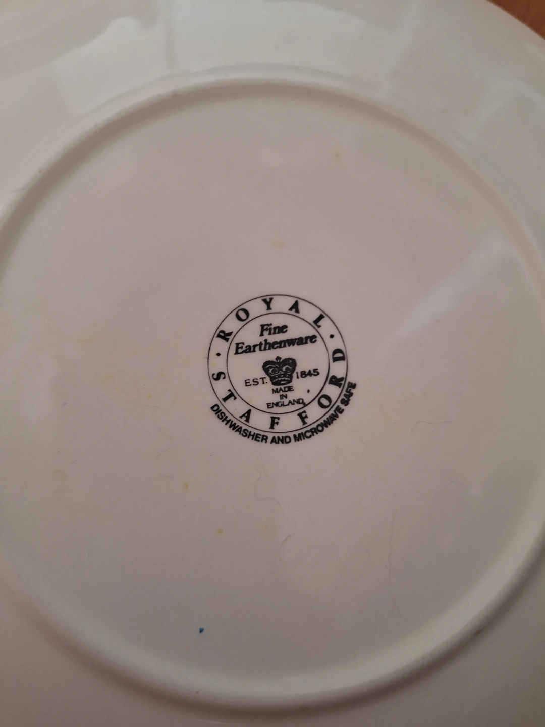 Royal Stafford Fine Earthenware Plates - Set of 2 - photo 2