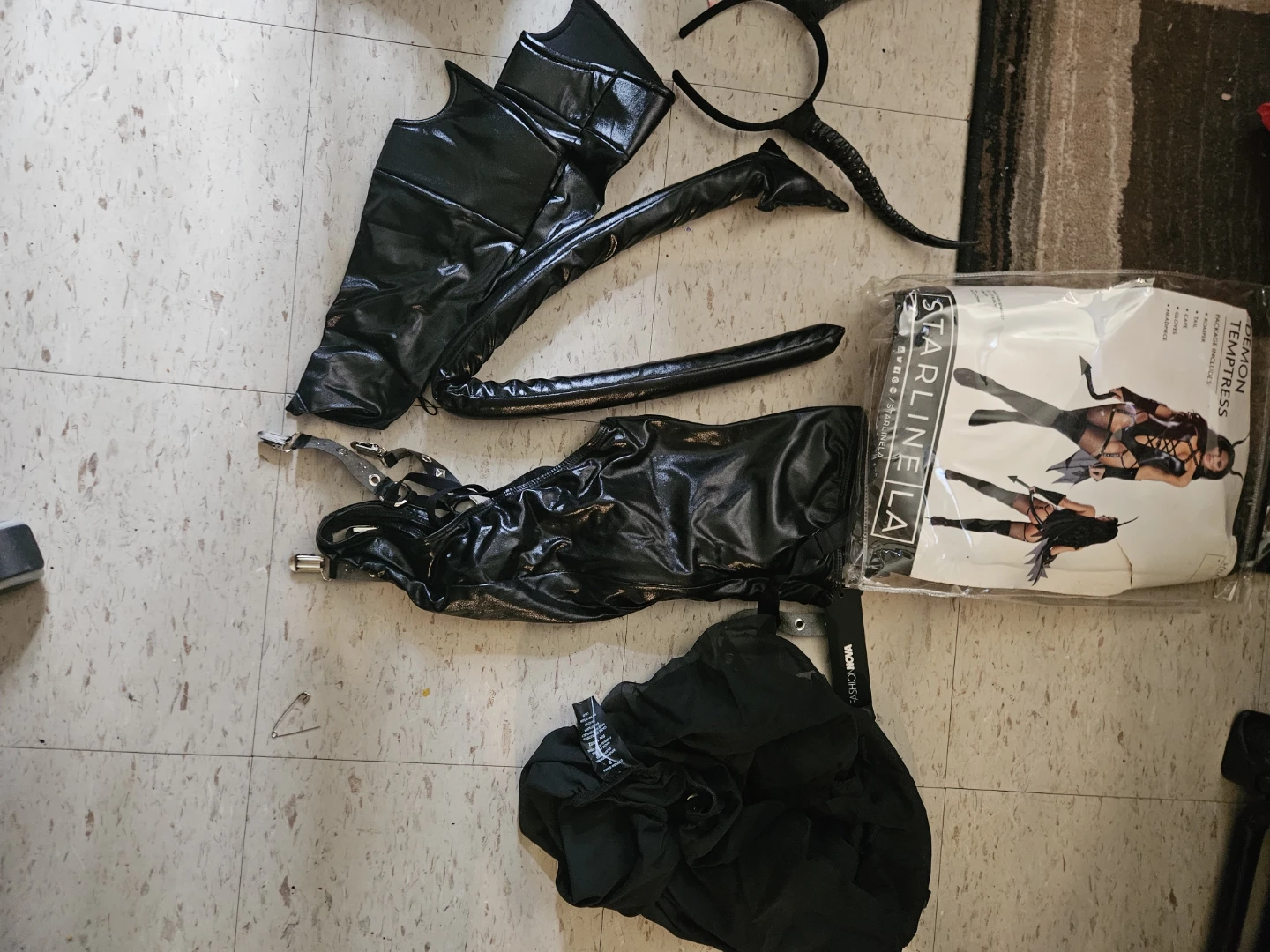 Fashion Nova Demon Temptress Costume Set - photo 3