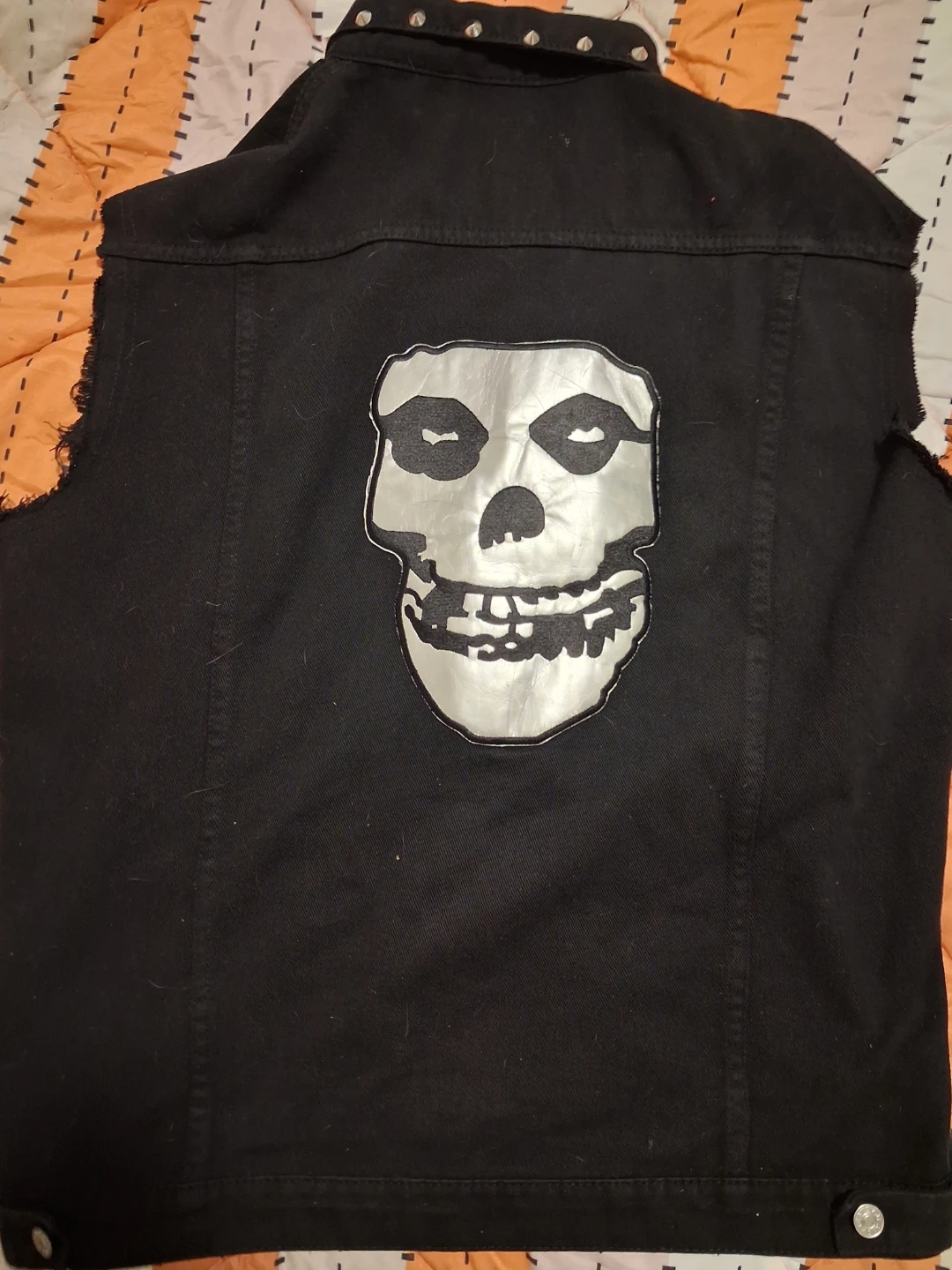 Punk spiked vest and Misfits light hoodie - photo 2