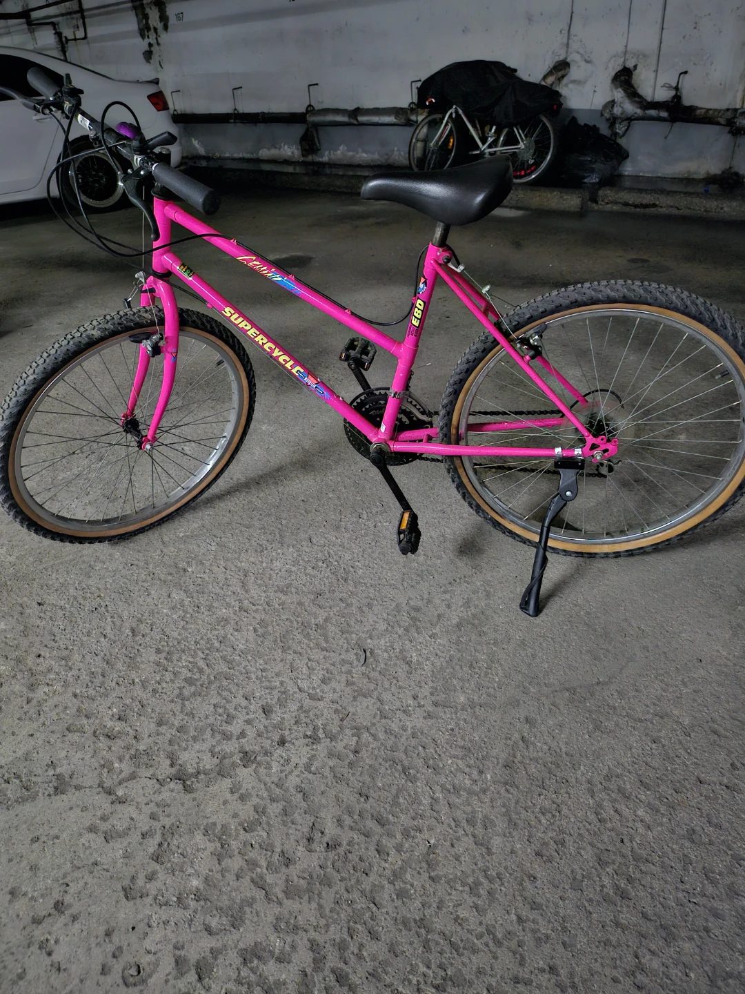 Diamondback SuperSport Pink Mountain Bike