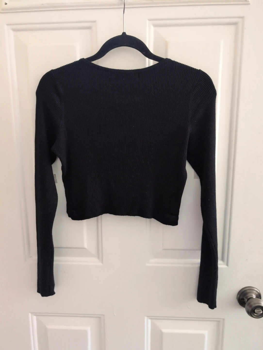 Refuge Black Ribbed Long Sleeve Cropped Top - photo 3