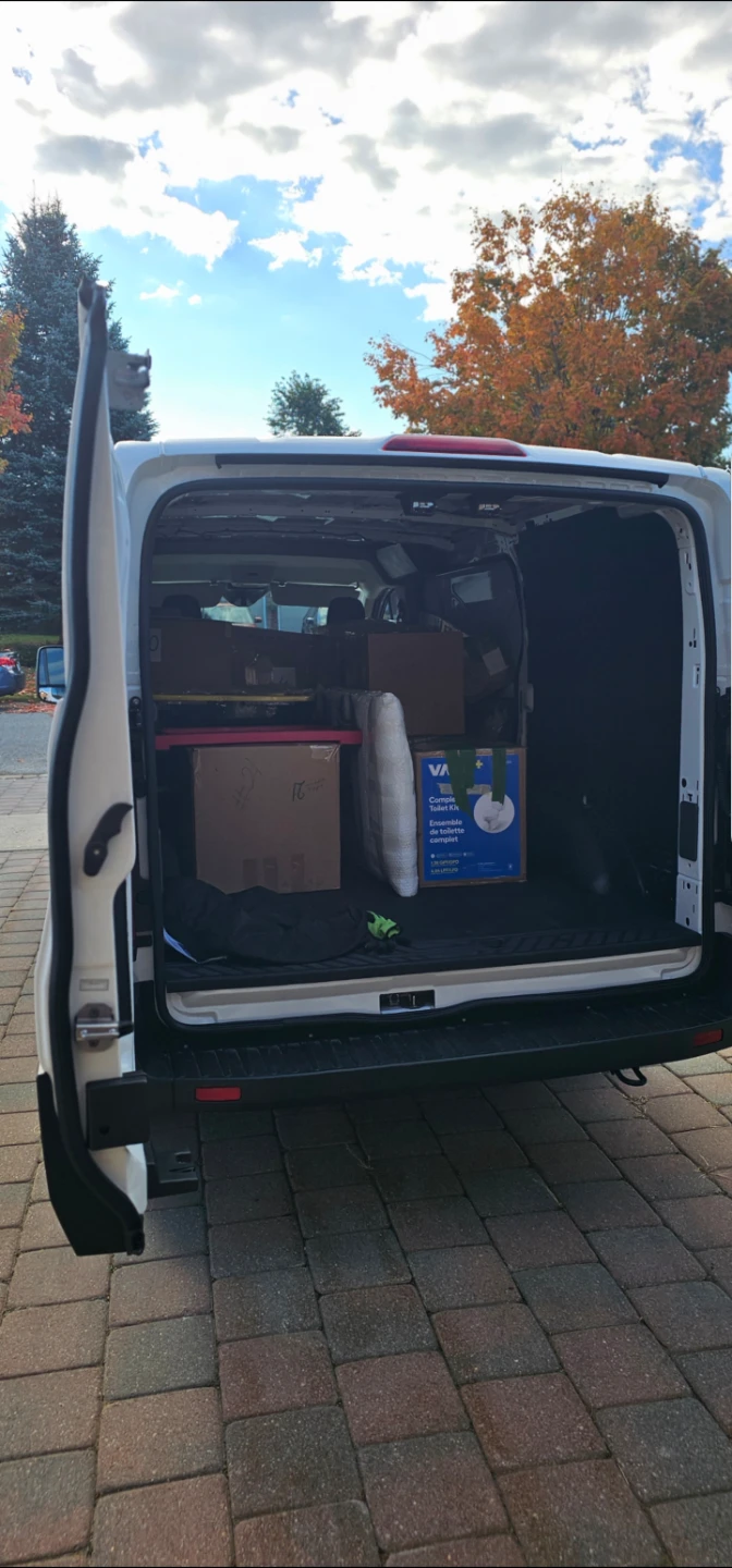 MOVING DELIVERY FURNITURE 647-761-0675