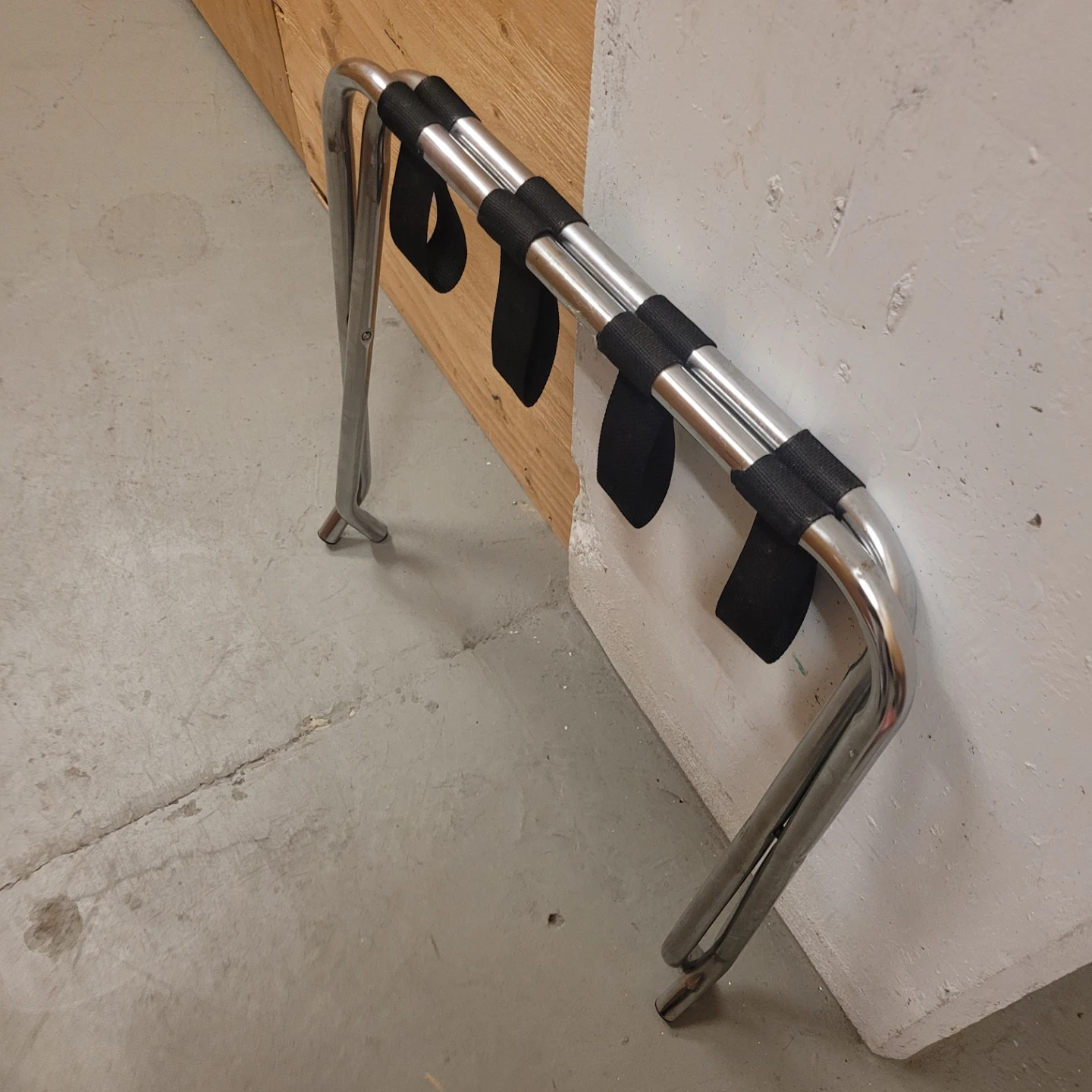 Chrome Luggage Rack with Black Straps - photo 2