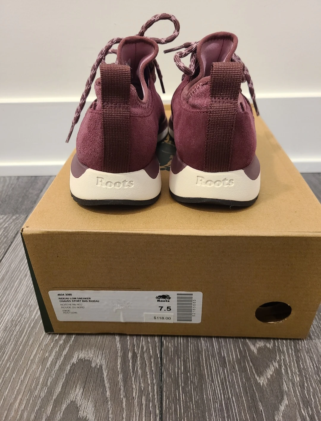 Roots Sneakers - Women's Size 7.5 🏈 - photo 5