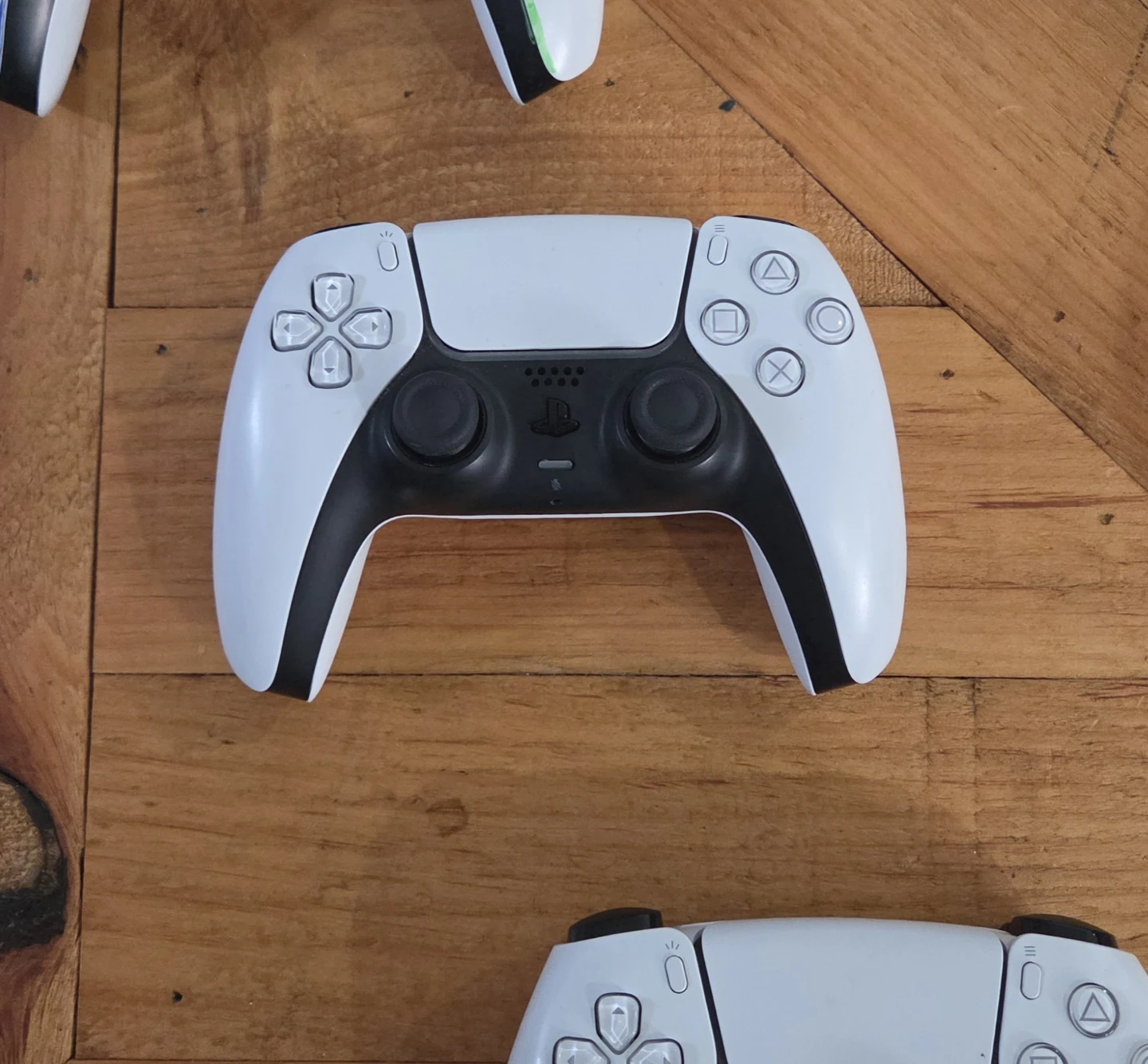 1 PS5 Controller