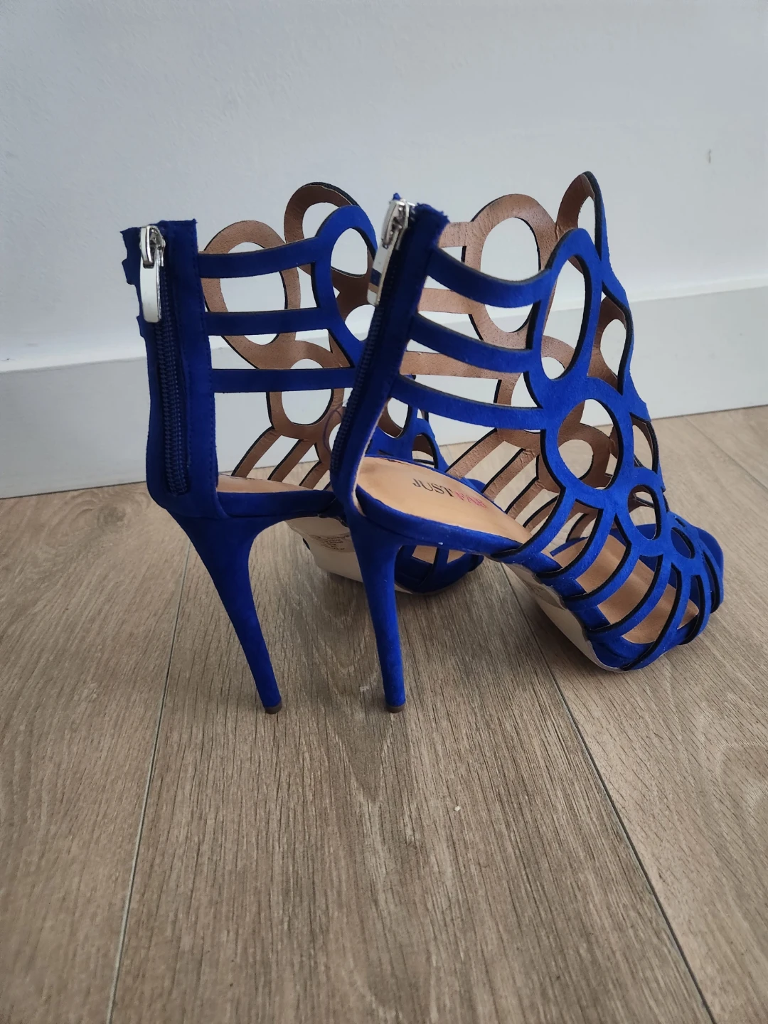 Like-new JustFab Royal Blue Cut-Out Stiletto Heels - photo 5