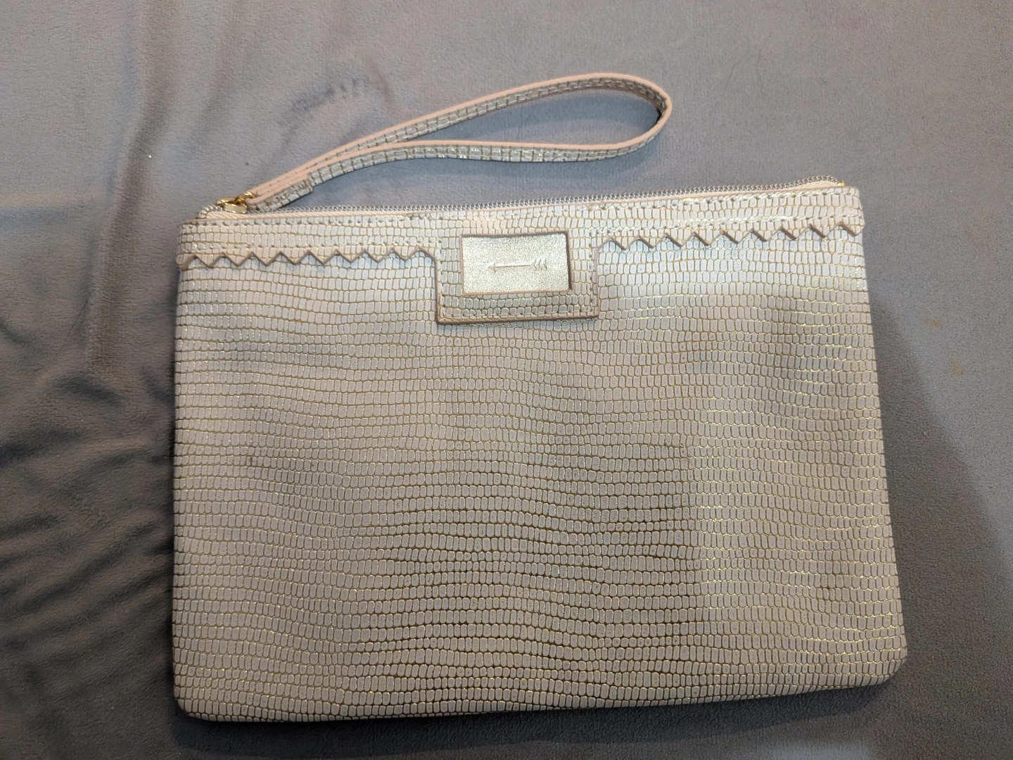 Stella & Dot Textured Wristlet Clutch