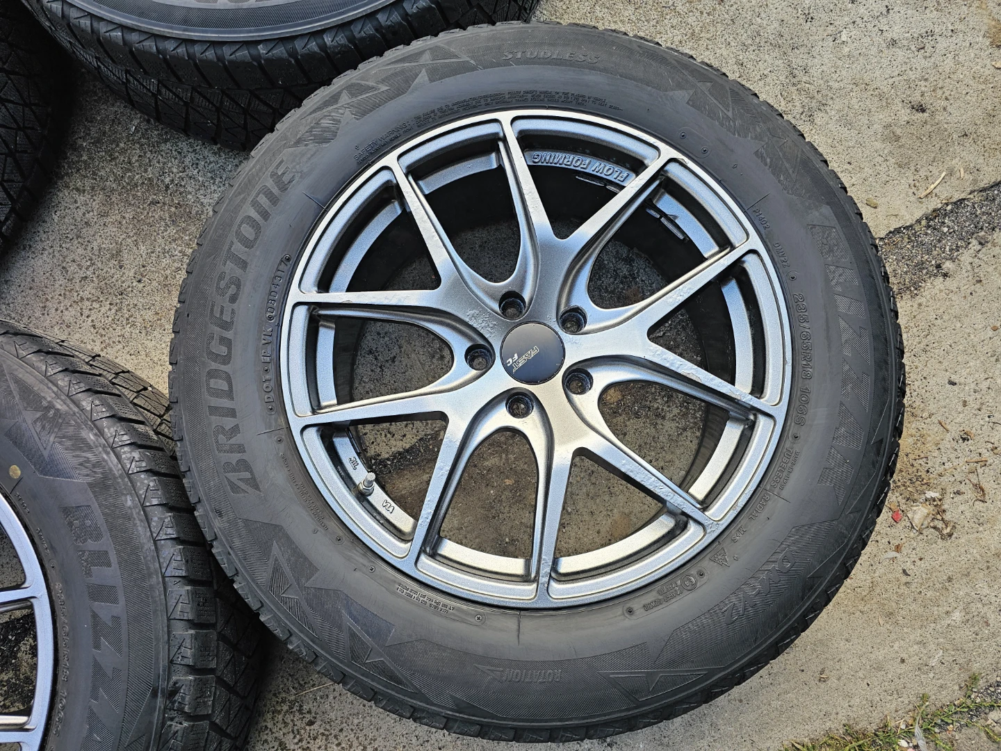 235/65 R18 WINTER TIRES ON RIMS  5×114.3 - photo 2