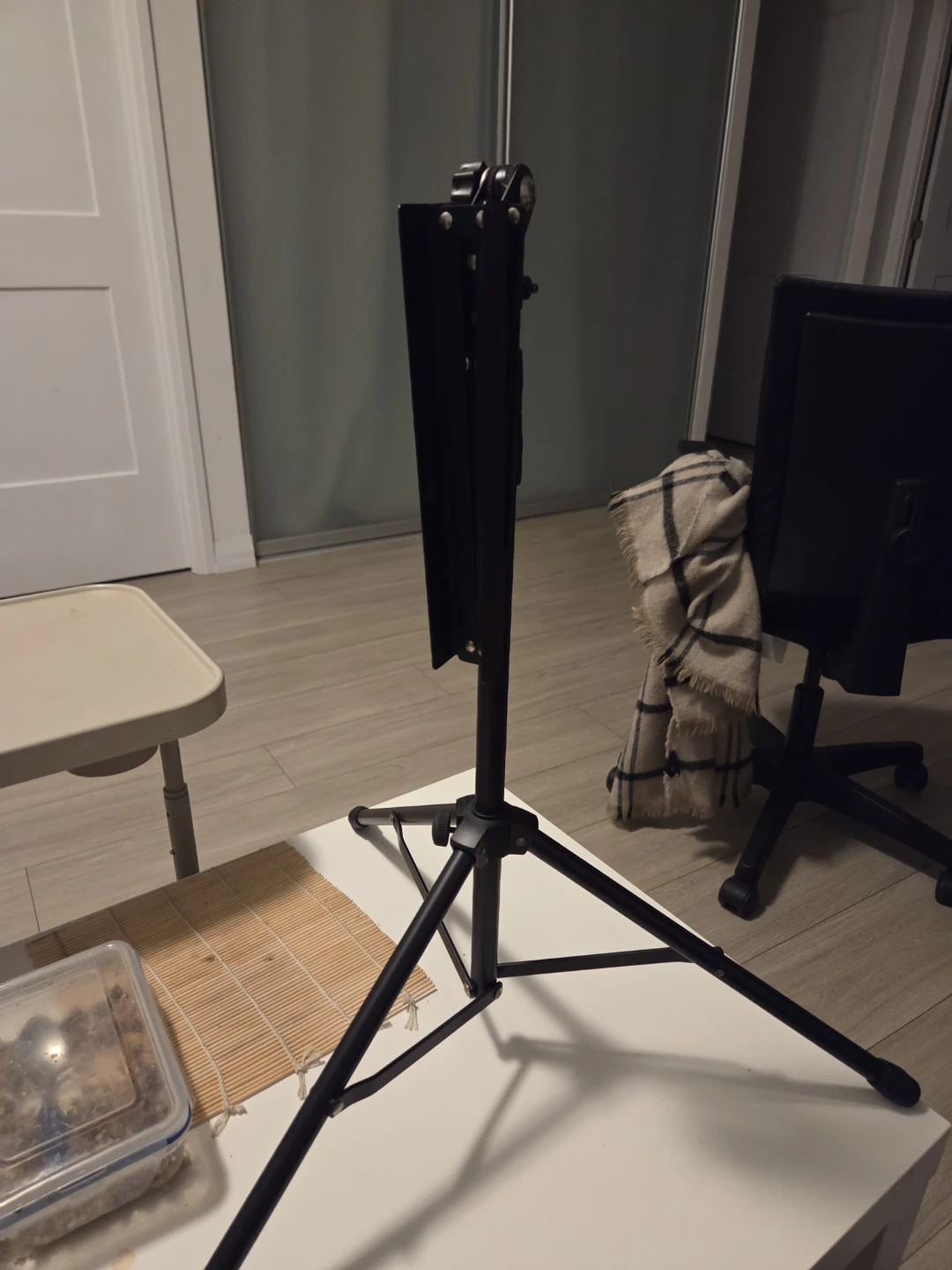 Adjustable Black Tripod Stand - photo 4