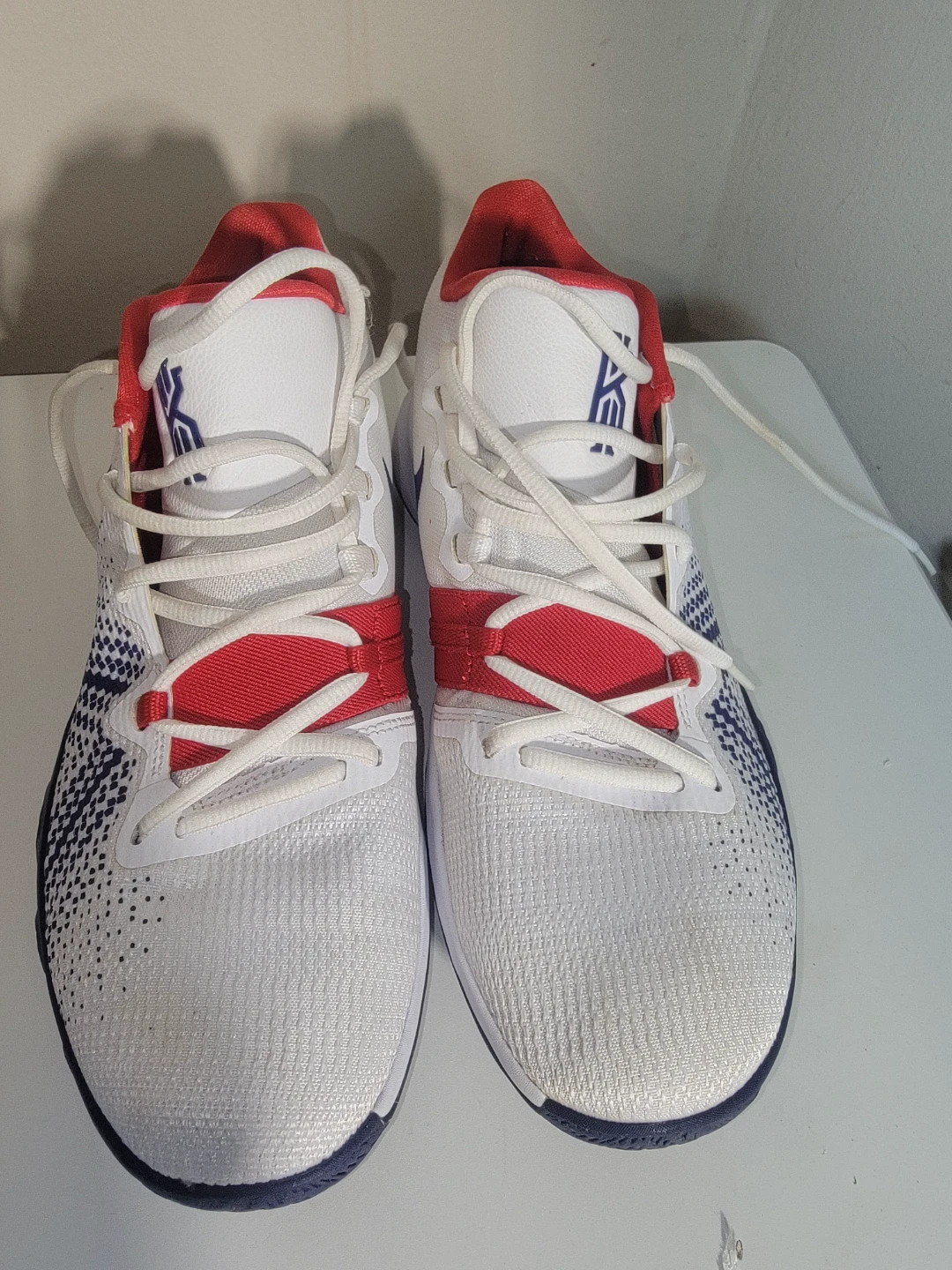 Nike Kyrie Flytrap II Basketball Shoes - photo 3