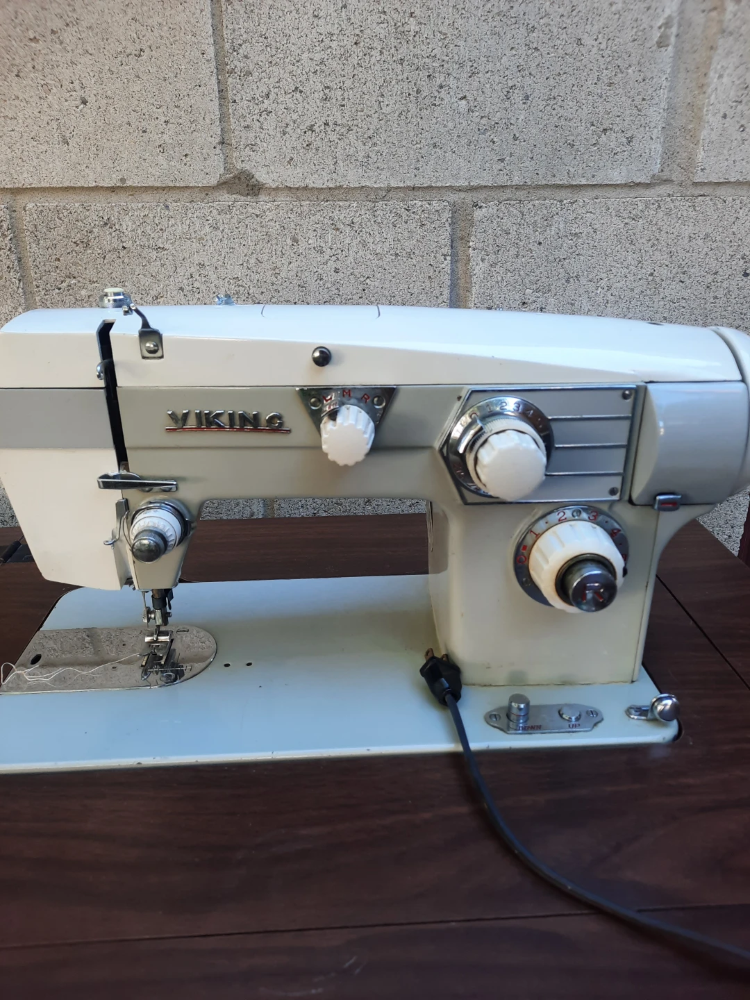 Viking sewing machine - photo 2