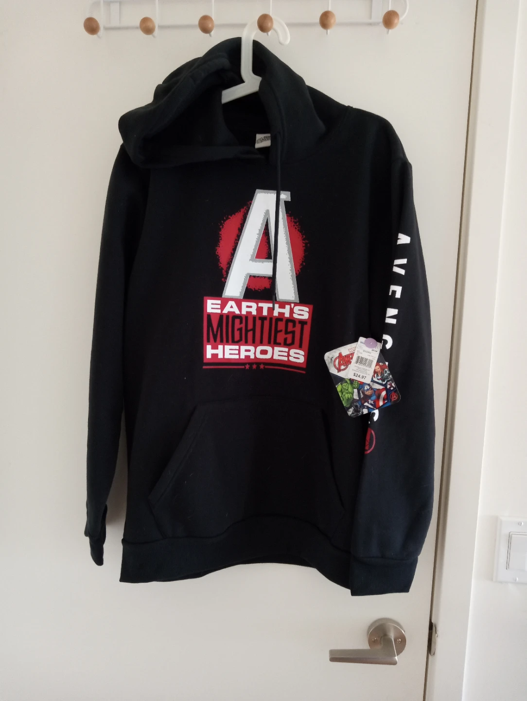 Branch new' hoodie sweater  Size M. $10.