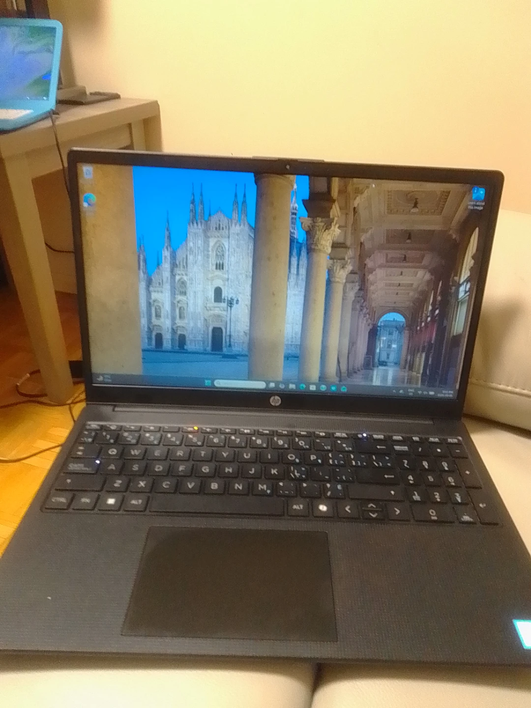 HP Laptop - photo 2