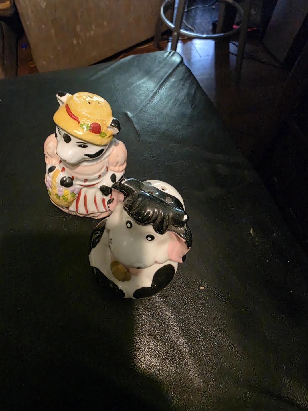Salt and pepper shaker