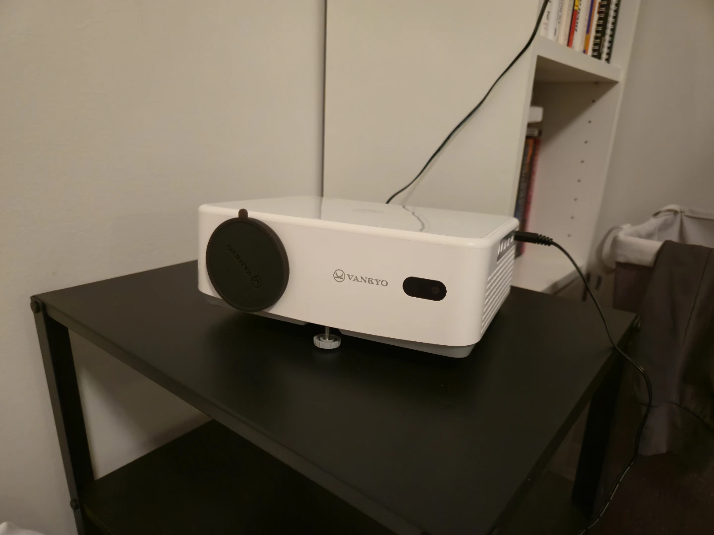 VANKYO Leisure 570B Smart Projector