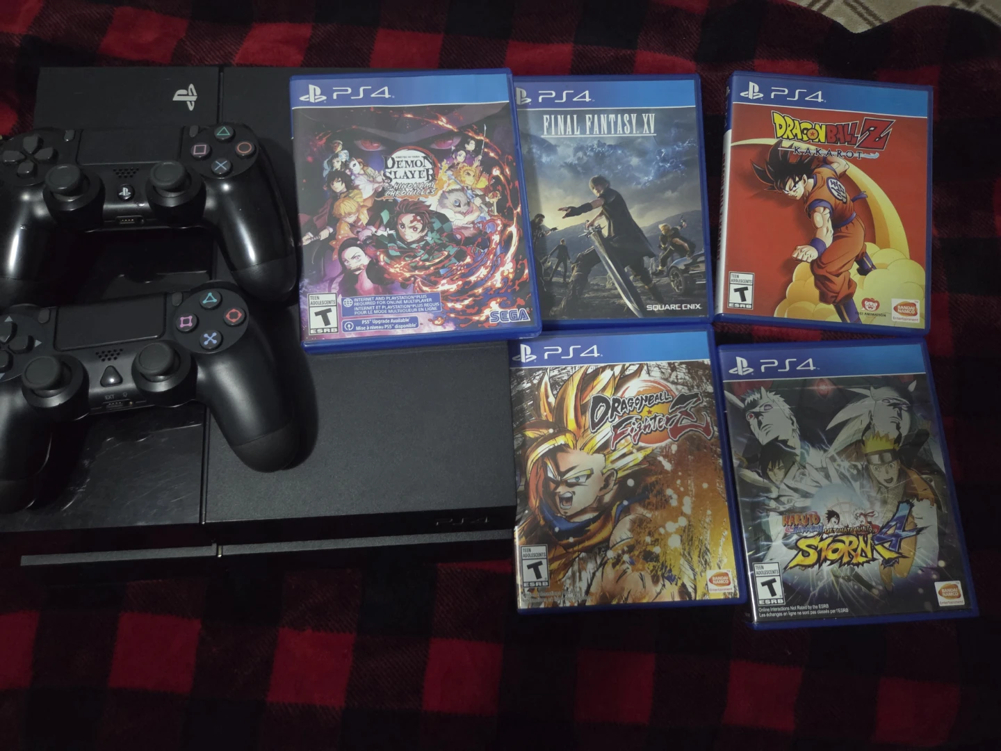 PlayStation 4 Console with 2 Controllers and 5 Games - photo 2
