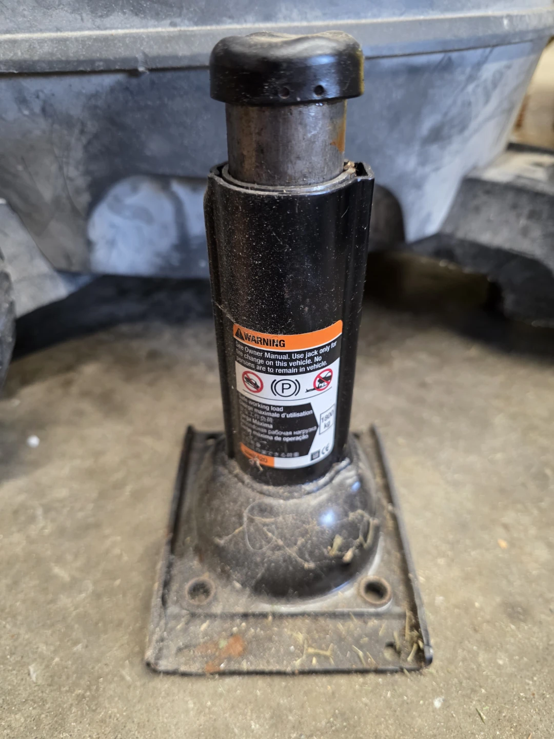 OEM Factory Jack – 2020 GMC Sierra 1500