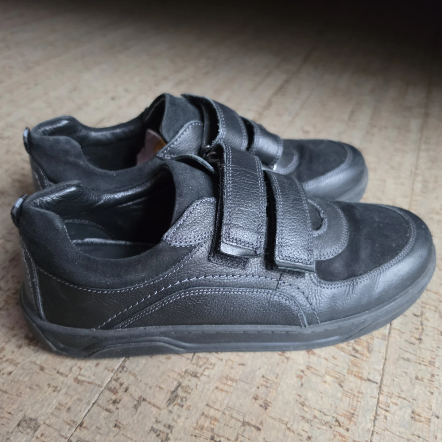 LASOCKI Black Velcro Shoes