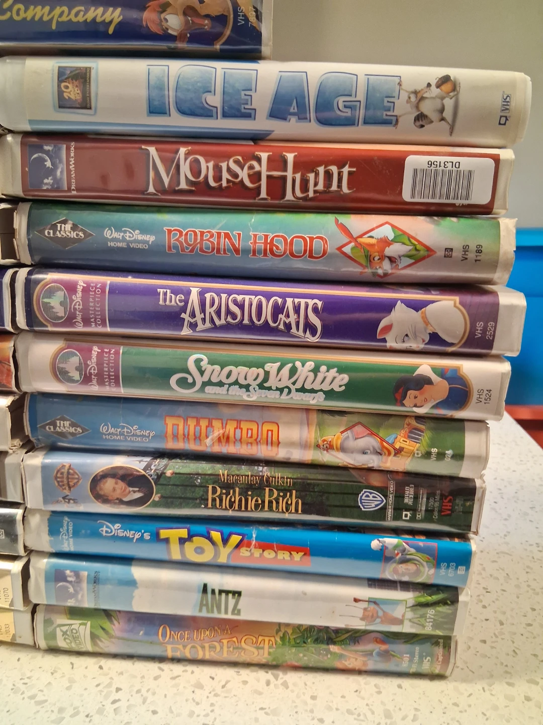 Disney and other kids movies on VHS - photo 2