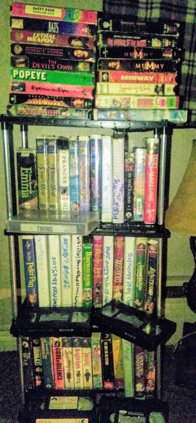 Large Lot of Vintage VHS/Disney Movies