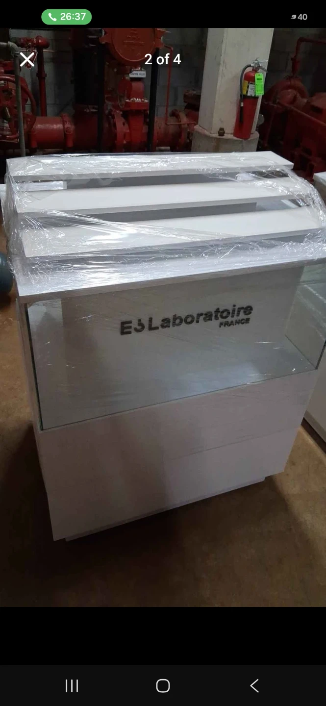 E3 Laboratoire France Display Case - photo 2