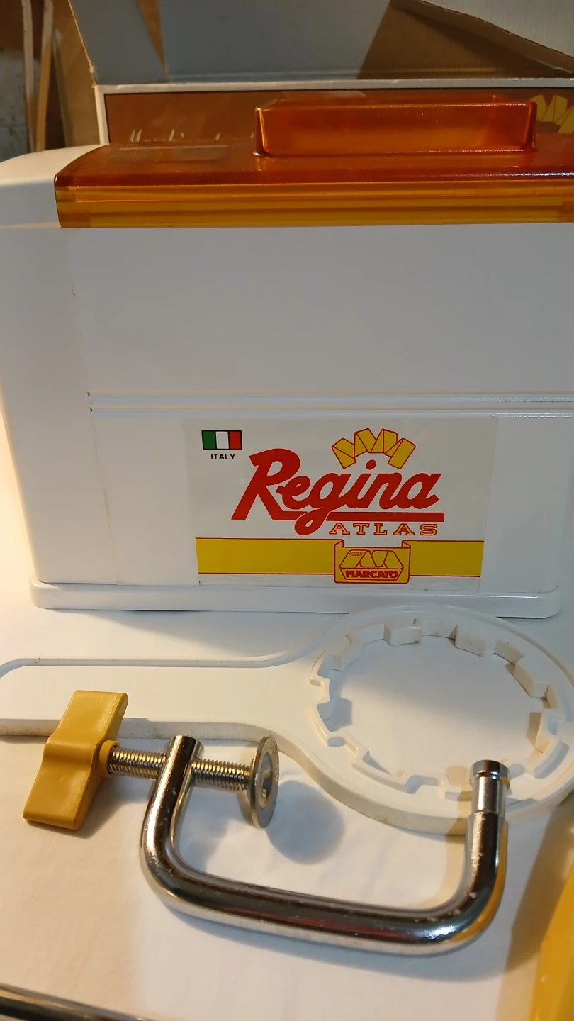 Regina pasta maker machine for $20.00 - photo 2