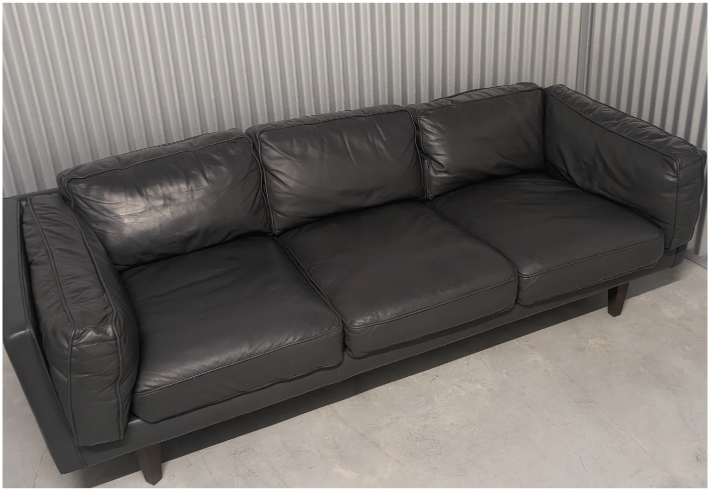 Leather couch - photo 5