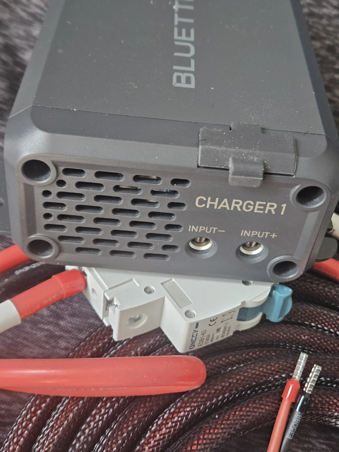 Bluetti Charger 1 DC-DC Charger - photo 2