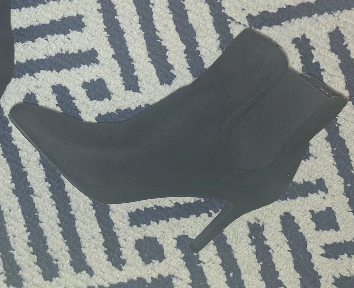 Dream Pairs SUEDE Black Heeled Ankle Boots - photo 4