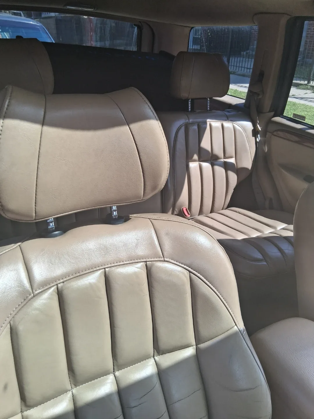 Jeep Grand Cherokee SUV - photo 3