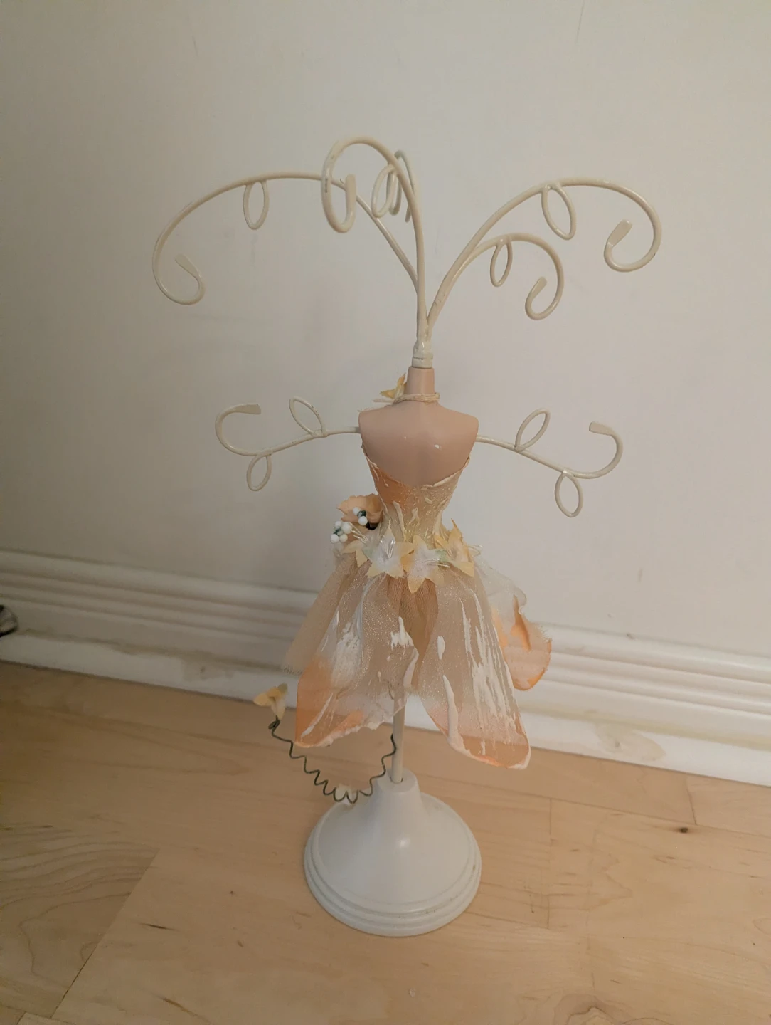 Mannequin-style jewellery display stand - photo 2