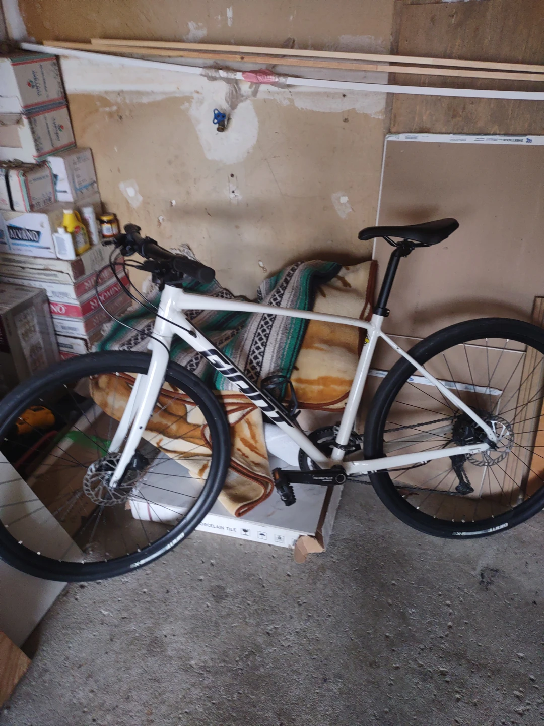 GIANT ESCAPE 2 HYBRID BIKE - photo 2